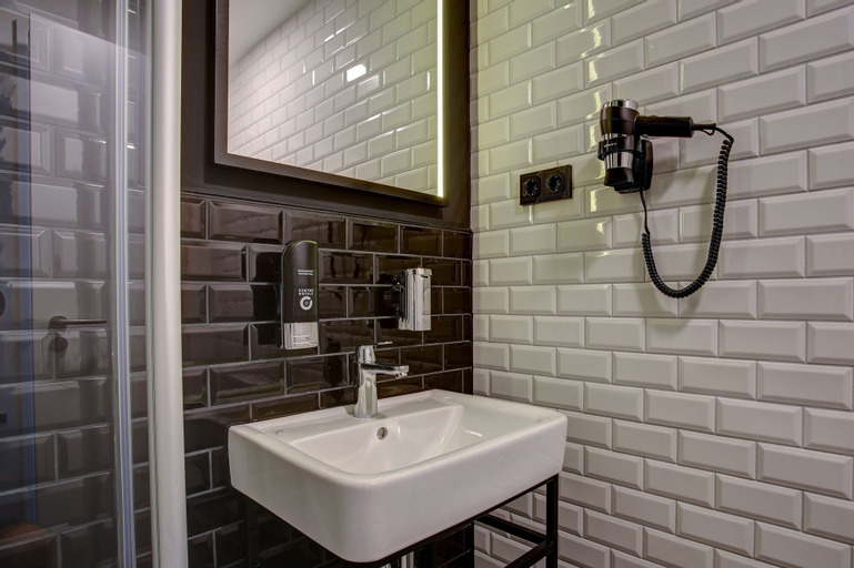 Bathroom 4