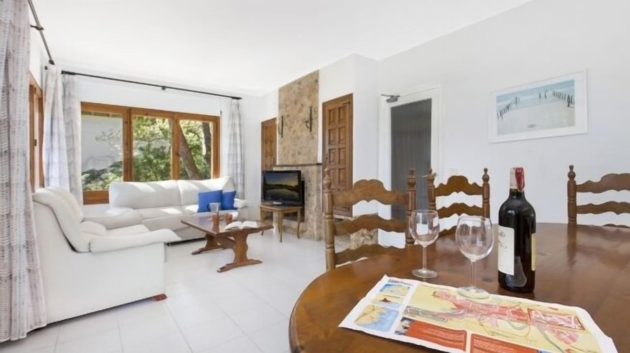Others 5, Villa Carena, Girona