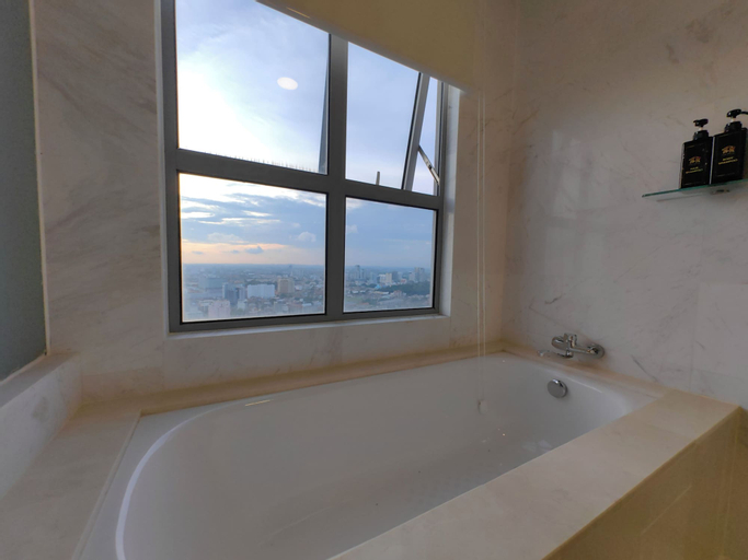 Bathroom 12