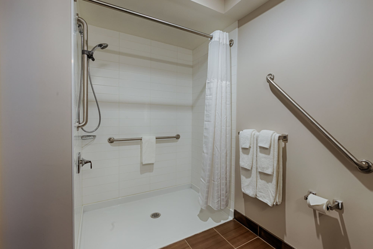 Bathroom 4, Microtel by Wyndham Casselman, Prescott and Russell