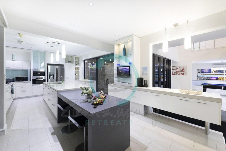 Interior view 5, ZenLux: 4BR Bayview Mansion Infinity Pool + Cinema, Darwin
