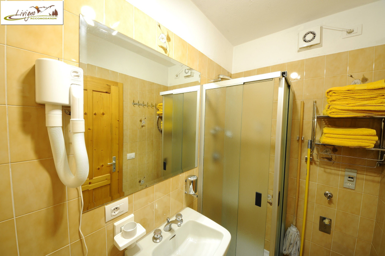 Bathroom 5, Residence Casa Longa, Sondrio