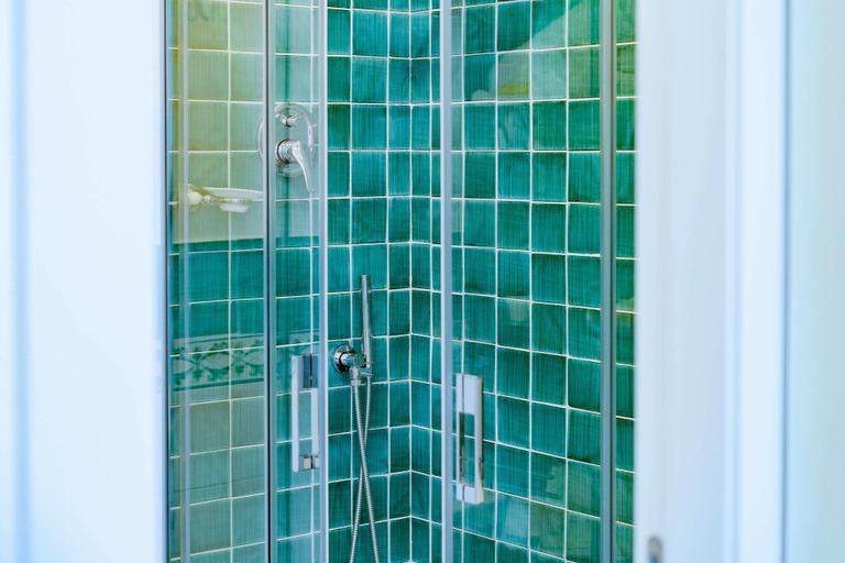 Bathroom 3, Lemon Factor Sorrento, Napoli