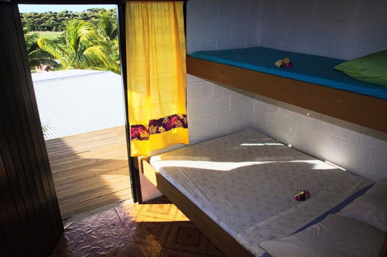 Bathroom 3, The Beehive Fiji, Ra
