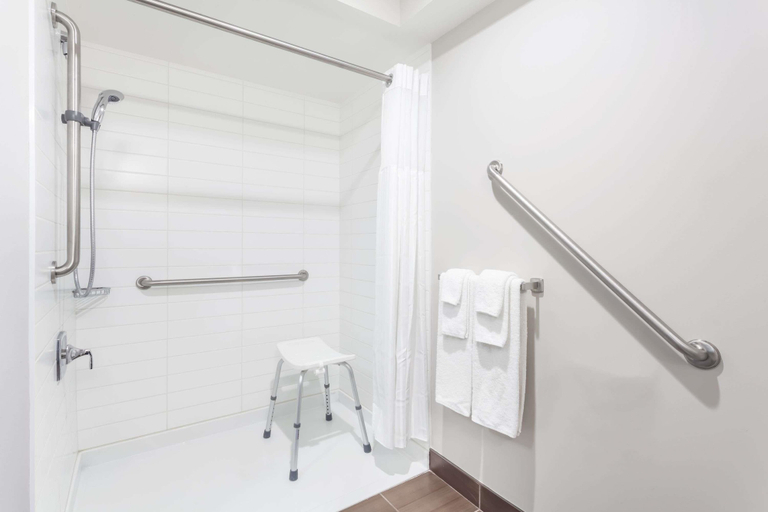 Bathroom 3, Microtel by Wyndham Casselman, Prescott and Russell