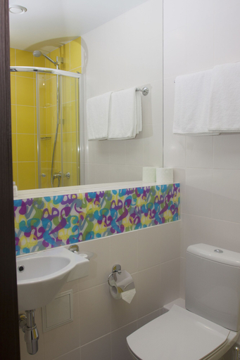 Bathroom 4, Maxim Park Hotel, Sysertskiy rayon