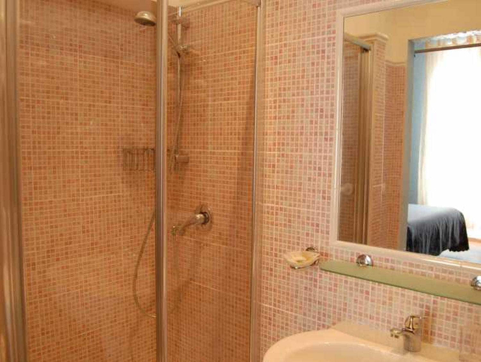 Bathroom 3, Casa Cleo, Rome