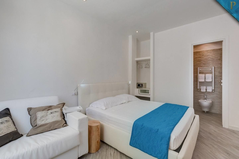 Bedroom 4, Piccolotel, Rome