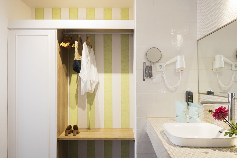 Bathroom 5, The 15th Boutique Hotel, Girona
