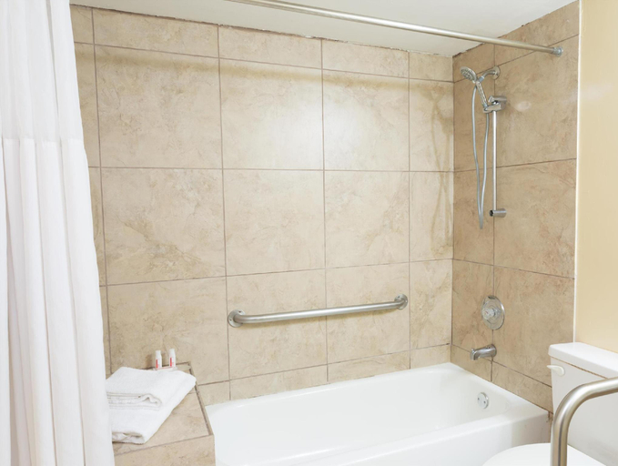 Bathroom 4, Quality Inn Fort Myers Cape Coral, Lee