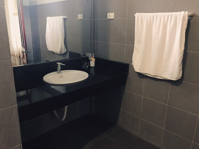 Bathroom, Palm Garden House, Đông Hà
