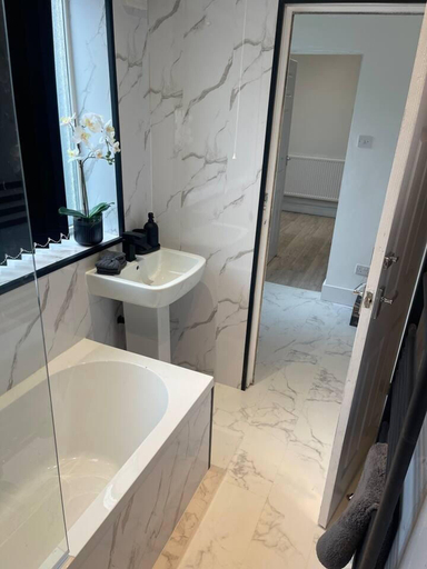 Bathroom 3, Immaculate Luxury 2-bed Apartment in Liverpool, Wirral