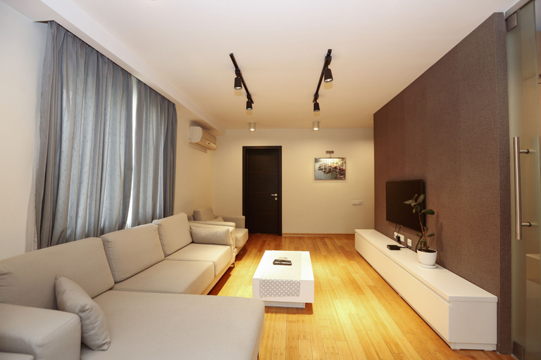 Others 4, Hosthub 2 Bedroom near Dry Bridge SmartTV, Tbilisi