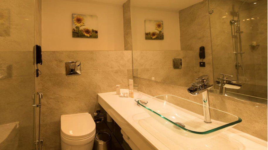 Bathroom 5, Ramada by Wyndham Dehradun Chakrata Road, Dehradun