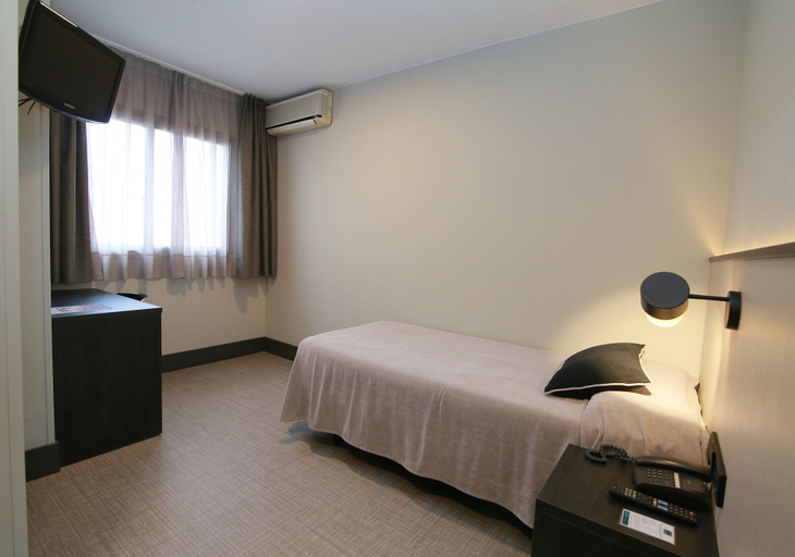 Bedroom 3, Hotel Esplugues, Barcelona