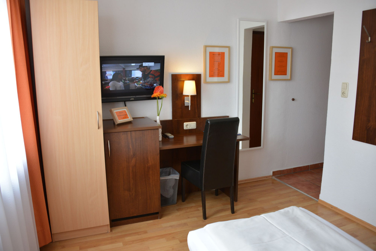 Bedroom 4, Hotel Italia, München