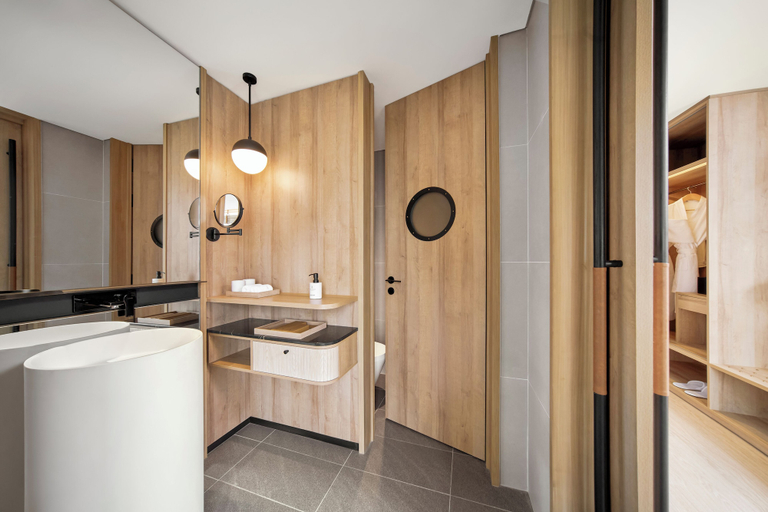 Bathroom 5, The Yacht Hotel by DC, Hạ Long
