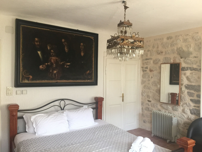 Bedroom 2, Villa Mariner