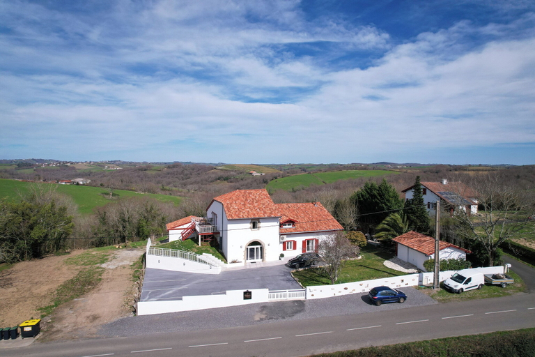 Exterior & Views 2, Maison d'hôtes Perbos 1556, Pyrénées-Atlantiques