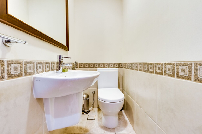 Bathroom 4, Fairmont North Luxury 2 BR Apt Palm, Dubai