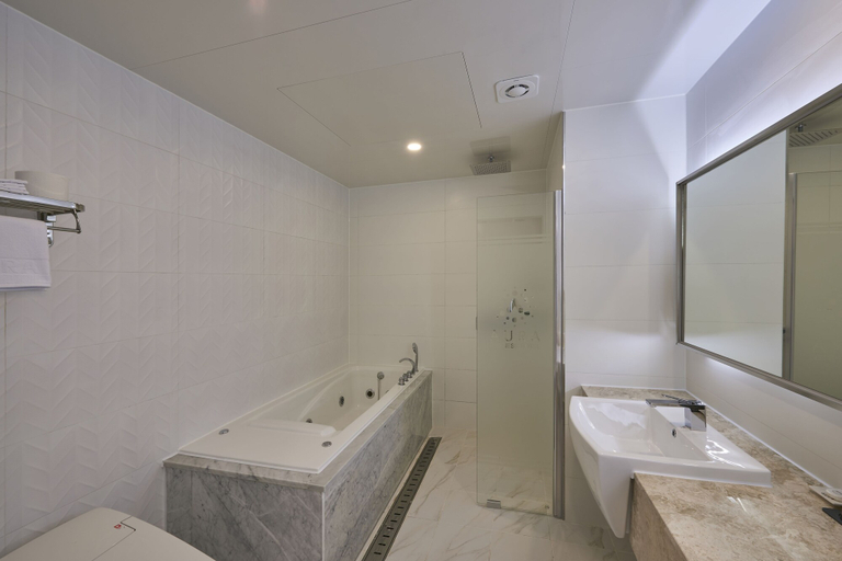 Bathroom 3, Gwangju Aura Hotel, Gwangsan