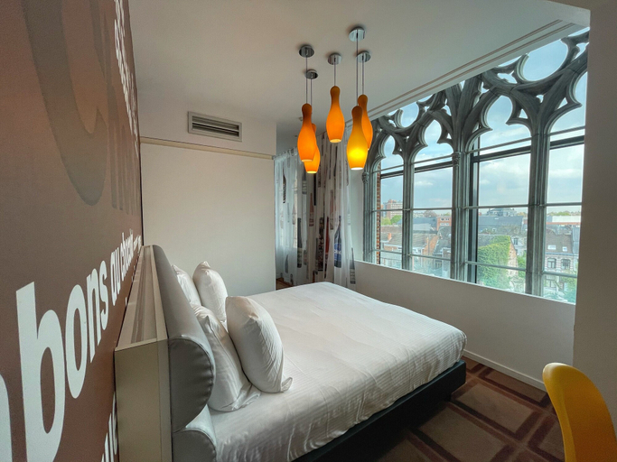 Bedroom 4, Martin’s Dream Hotel, Hainaut