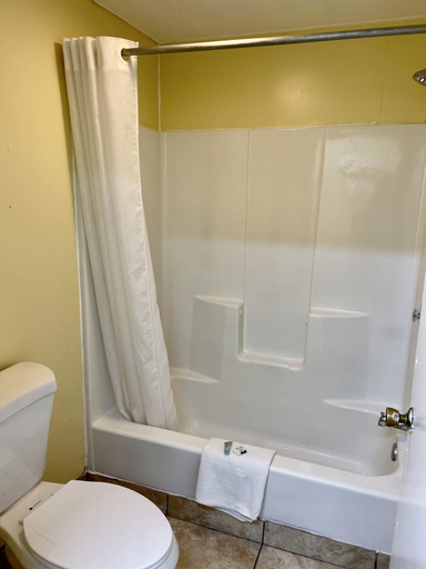 Bathroom 4, Economy Motel, Atlantic