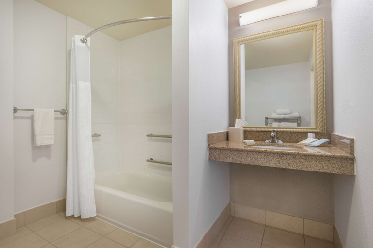 Bathroom 4, Hilton Garden Inn Blacksburg University, Montgomery