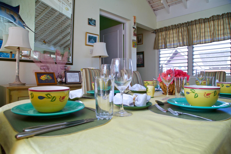 Food & Drinks 5, Windjammer, 4BR by Jamaican Treasures