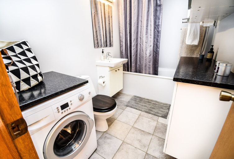 Bathroom, Apartment A32, Reykjavík