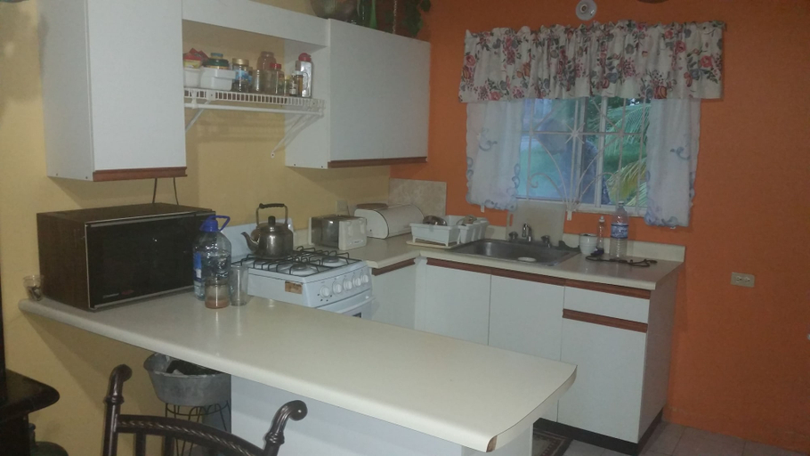 Others 3, Palm Cove - 2 Bedroom Cottage