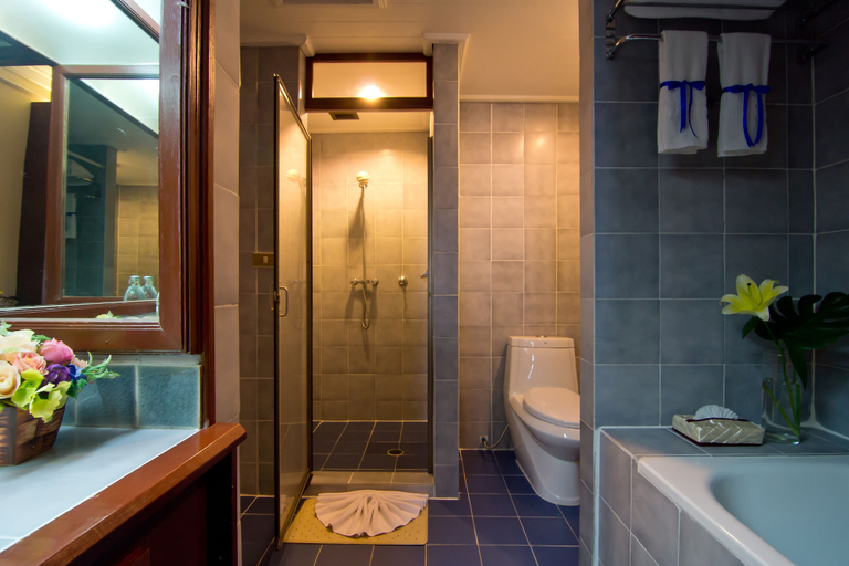 Bathroom 5, Ambassador City Jomtien Pattaya - Ocean Wing, Sattahip