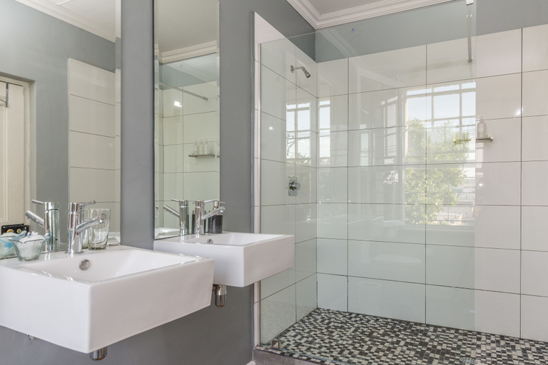 Bathroom 3, Bartholomew's Loft, Cacadu