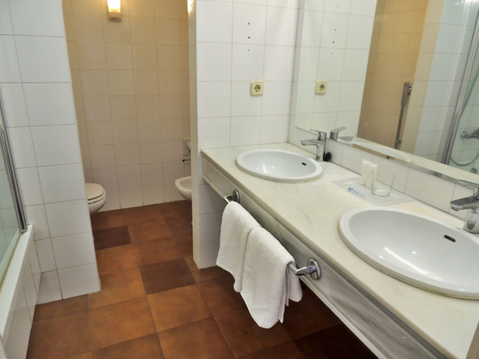 Bathroom, Apartament Suite in Hotel Pyr, Málaga