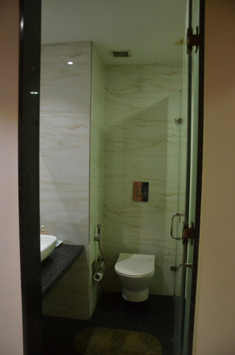 Bathroom 4, Hotel Sopan Heights, Delhi
