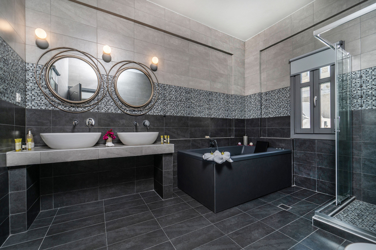 Bathroom 3, Ladas Pyrgos, South Aegean
