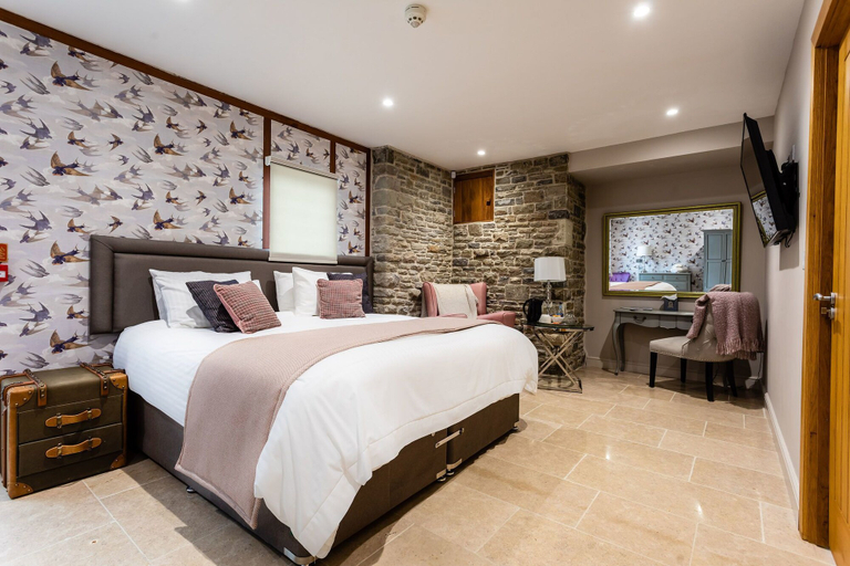 Bedroom 3, Lanelay Hall Hotel & Spa, Rhondda, Cynon, Taff
