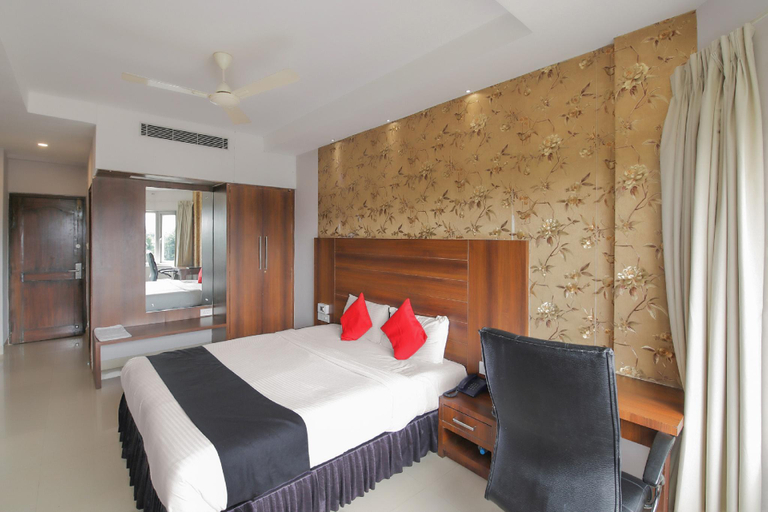 Bedroom 2, The Dawn Hotel, Mysore