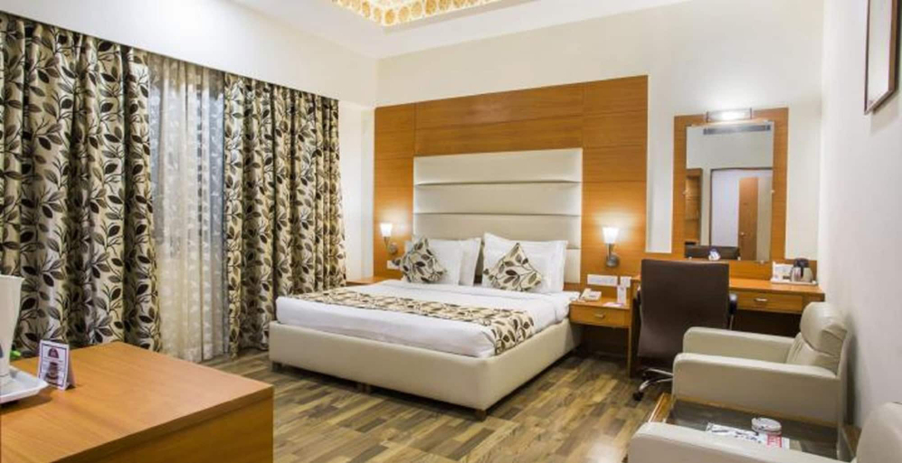 Bedroom 1, Grand Continental Hotel , Kaushambi