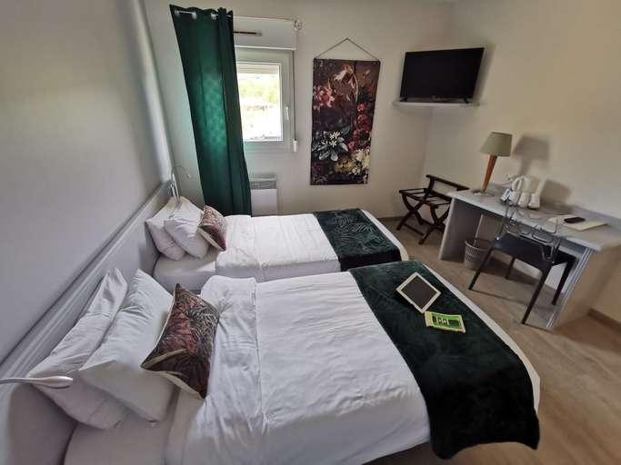 Bedroom 3, Ambotel La Tourmaline, Ain