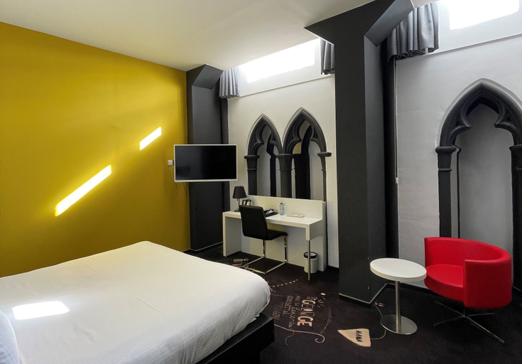 Bedroom 5, Martin’s Dream Hotel, Hainaut