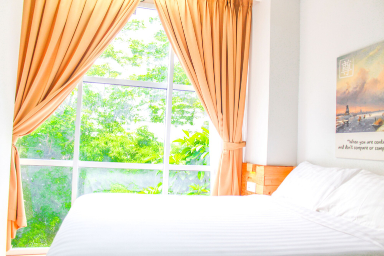 Bedroom 12