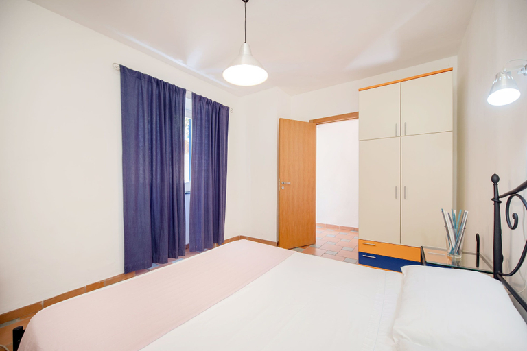Bedroom 3, Le Grand Bleu - Gioia Apartments, Napoli