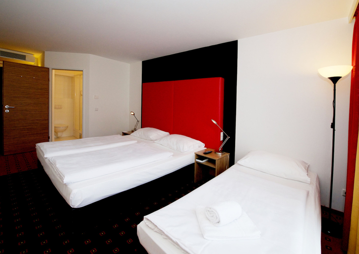 Bedroom 2, Hotel Senator Vienna, Wien