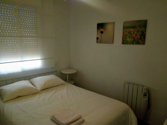 Bedroom 3, Desde Triana a Sevilla, Sevilla
