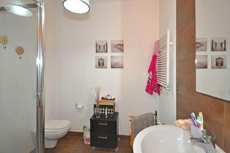 Bathroom 3, Mariasole, Grosseto