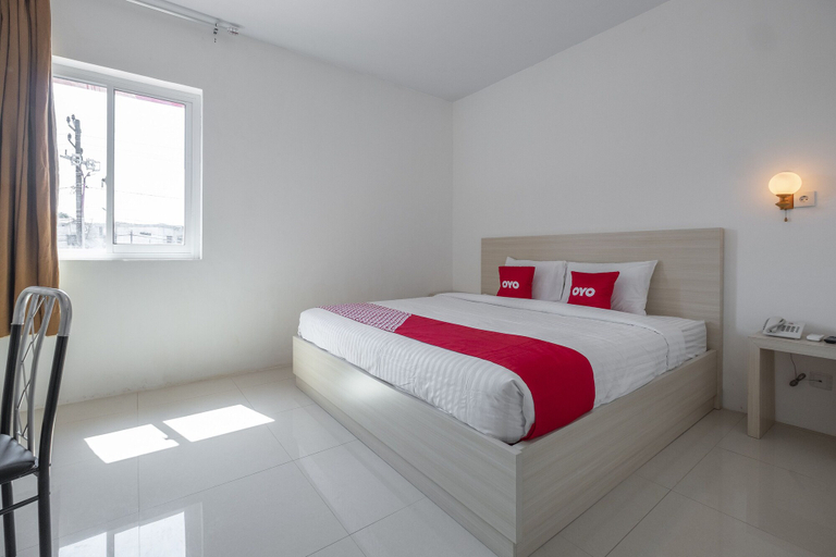 Bedroom 1, OYO 1633 Hotel Darma Nusantara 3, Maros