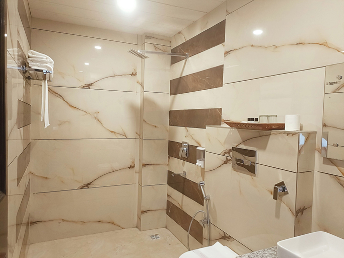 Bathroom, Hotel Saffron Kiran - Dalhousie, Chamba