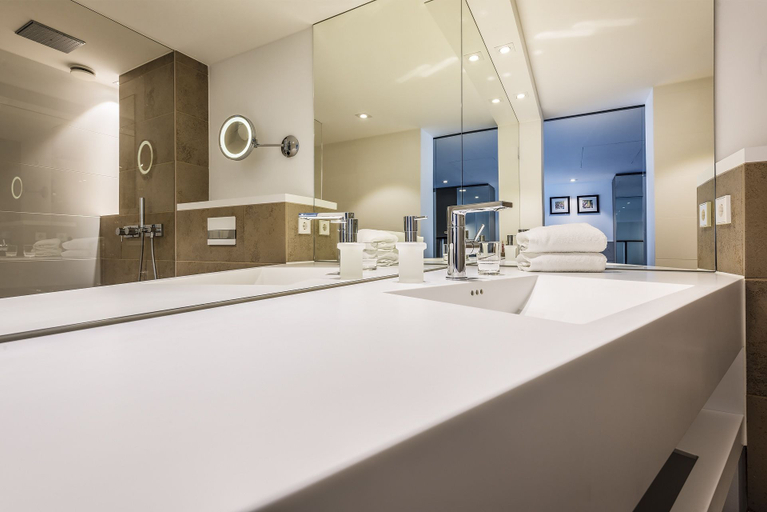 Bathroom 4, HGS3 Konzept-Hotel, Alb-Donau-Kreis