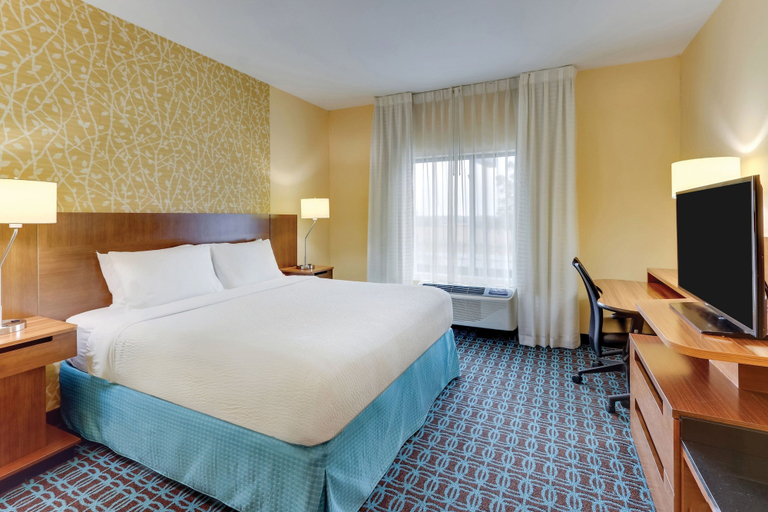 Bedroom 4, Fairfield Inn & Suites Dunn I-95, Harnett
